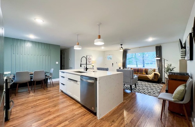 Midcentury Meets Morrisville Minutes to RDU
