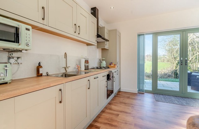 Fox Acre is a stunning lodge with views over the rolling hills, perfect for a relaxing break away or