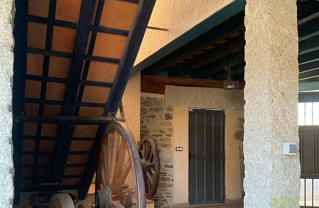 Casa Rural Para Grupos Grandes con Piscina, Parking Privado, Patio Barbacoa