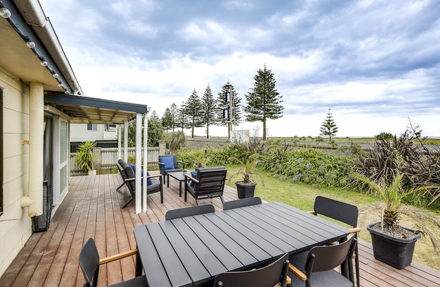 Sunrise Sanctuary - Napier Holiday Home