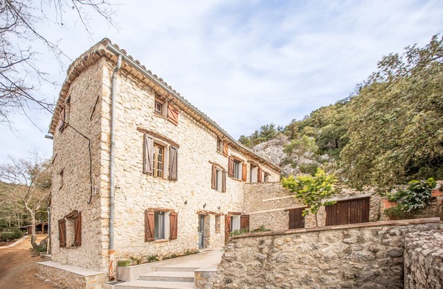 Véritable Mas Provençal Ancien Avec Piscine