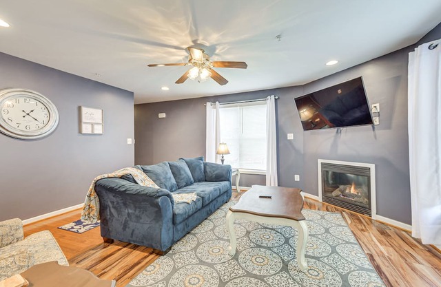 Cozy Maryland Getaway w/ Fireplace, Near Boating!