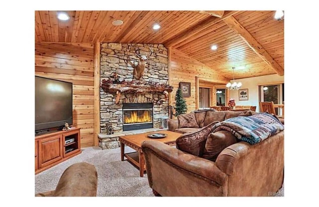 BearBrae - Lux LogHome + Hot Tub & Game Room