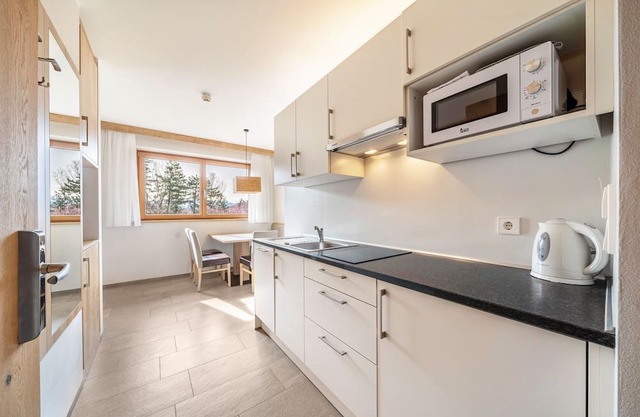 Apartment 'Residence Egger Apt C' with Mountain View, Wi-Fi and Air Conditioning