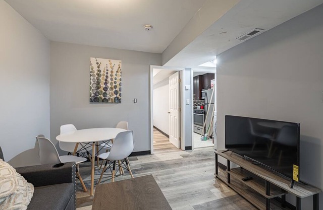 Modern Lux 2 Bedroom Near Sites and Transportation with Easy Parking!