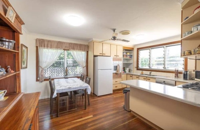 Your House at Southside Central, Big home, Pet friendly, close to everything!
