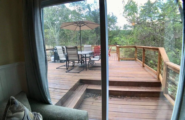 Farm House at Wisteria Lane, Private, Sleeps 8,