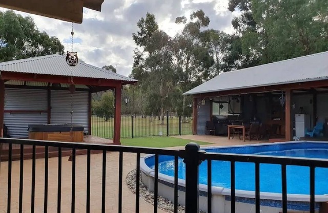 Colonial cottage in Cobram