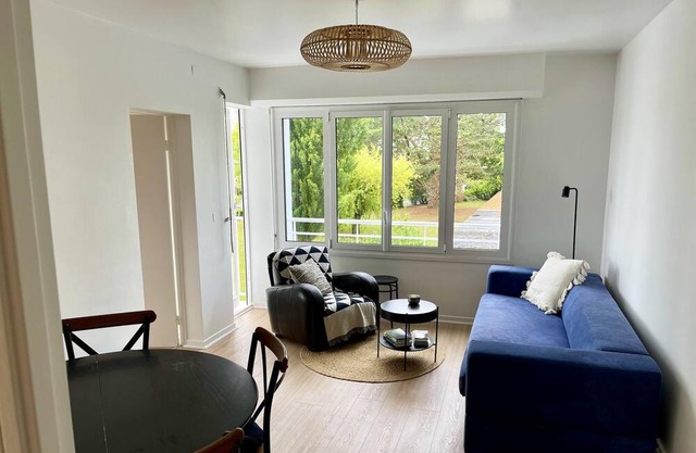 Homerez - Beautiful appartement for 5 ppl. with balcony at Mérignac