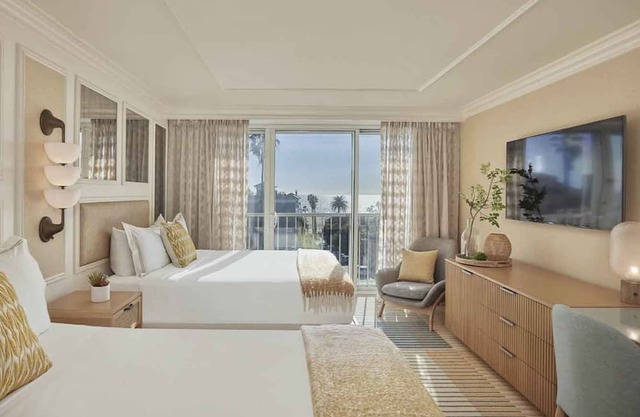 Indulge in Opulent Comfort! 4 Convenient Units, Pet-friendly, Outdoor Pool