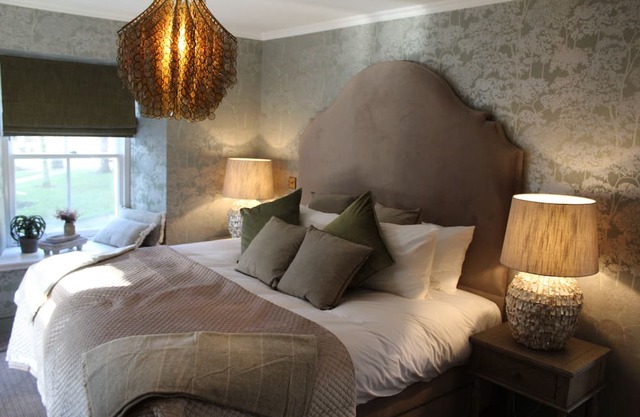 Dornoch - Cathedral House - sleeps 8 guests in 4 bedrooms