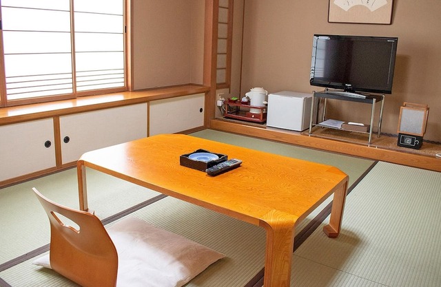Free WiFi throughout Japanesestyle room with 6 tatami mats / Echizen Fukui