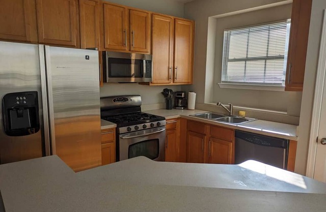 Spacious Luxury 3 Bedroom Townhouse in Summerhill, Downtown Atlanta
