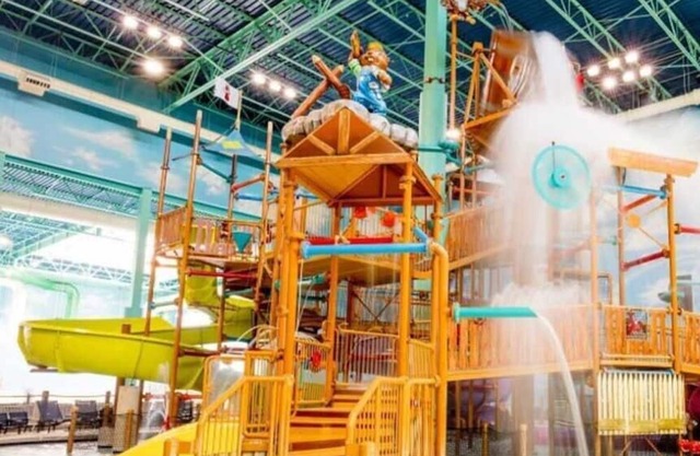 Great Wolf Lodge Williamsburg VA, deluxe balcony family suite 12/4 -12/7/2023
