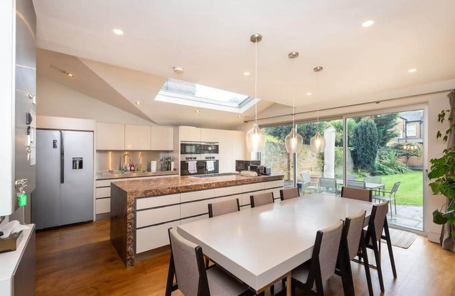 Incredible 5 bedroom House w/Private Garden -Wandsworth!
