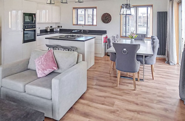 3 bedroom accommodation in Newbury