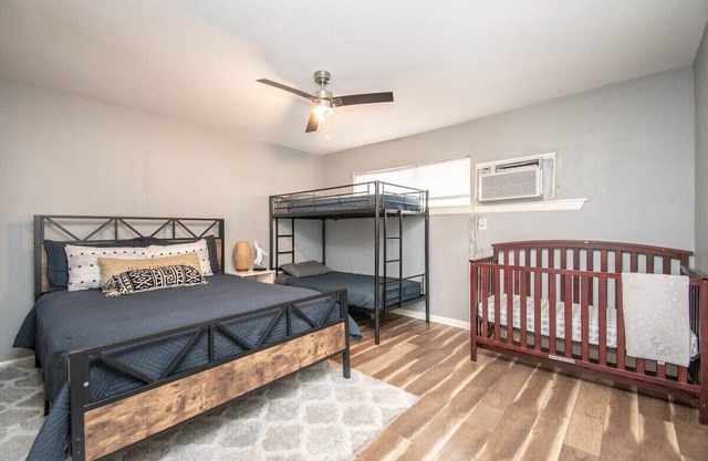 Economy HTX Stay I Sleeps 6 I Parking I MedCenter