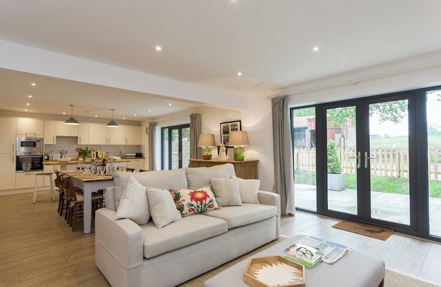 3 bedroom accommodation in Beauworth, near Alresford