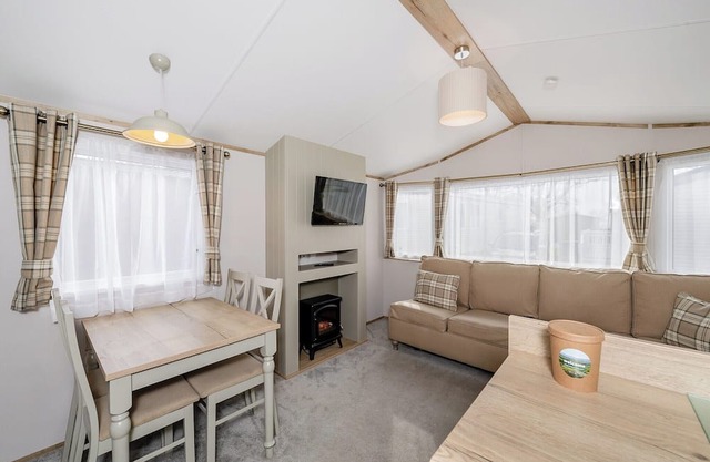 2 bedroom accommodation in Woodbury