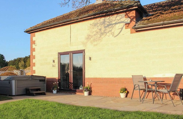 1 bedroom accommodation in Hatfield Woodhouse, Nr. Doncaster