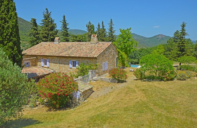 Mas de la Huppe 20 p Heated swimming pool 6 bdrms