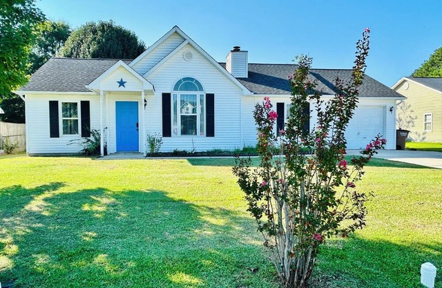Spacious Stay in Jacksonville – Minutes from Camp Lejeune & Beaches