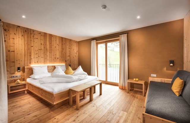 Apartment 'Chalet Rudana for 4 People' with Mountain View, Shared Garden and Wi-Fi