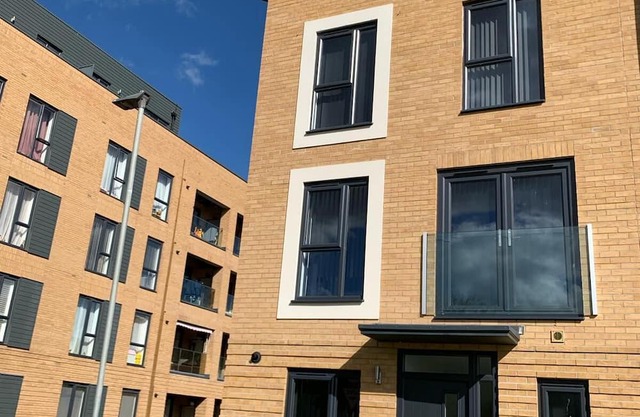 Charming and Spacious 4-bedroom building in South Ockendon 30 minutes to London