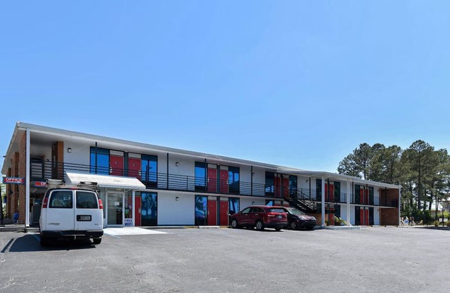 Relaxing Stay W/Pool, Pets Welcome, Near Leapin Lizards Party Zone