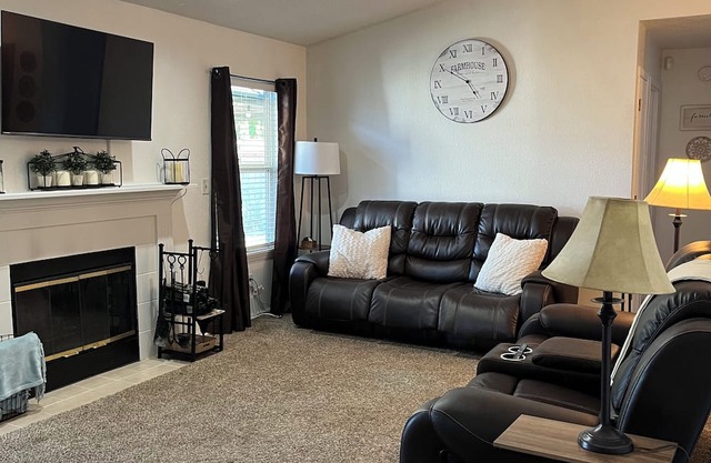 Quiet Neighborhood, Close to Amenties, Lots of Outdoor spaces