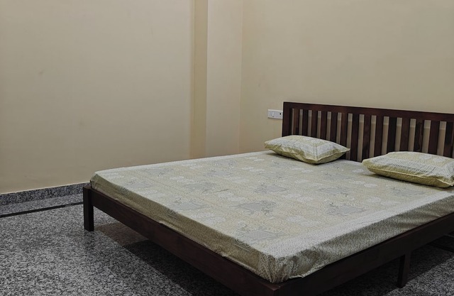 Jaipur Stay near Airport & Markets