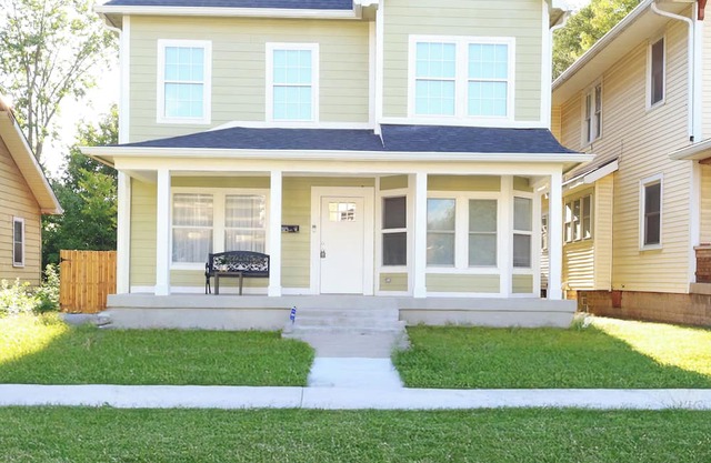 Brand new 4-bedroom located 5 minutes from downtown