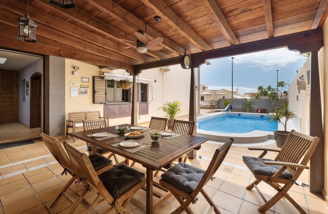 Holidays 'El Chocito' with Private Pool, Wi-Fi and Air Conditioning