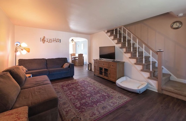 Yard, Deck, Game Room, Library & Pet Friendly! - 3 bedrooms available