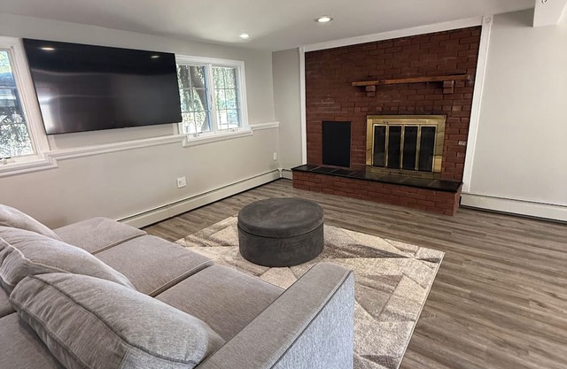 Ryder Cup Haven 3-Bedroom Comfort Home with AC Minutes from the Course