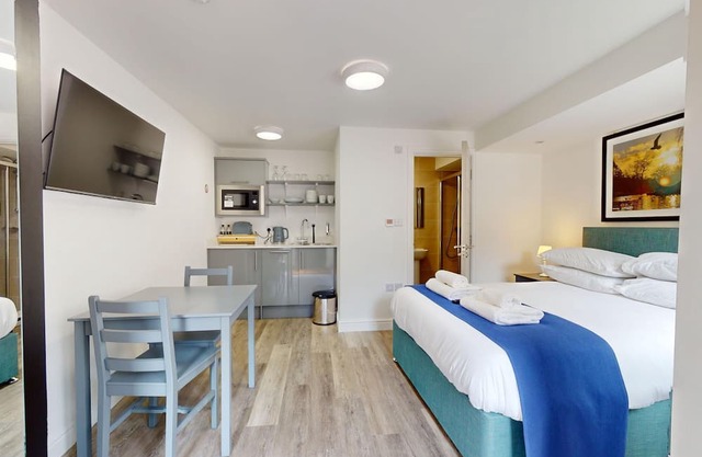 Bicester Court Lodge The Launton Room