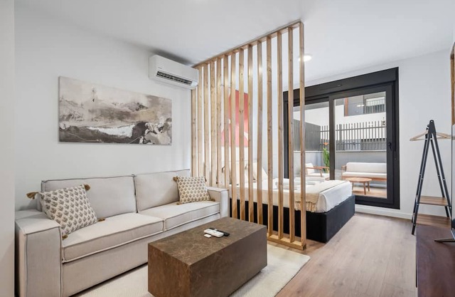 Exclusivo apartamento con terraza privada, piscina, gimnasio y coworking en Madrid