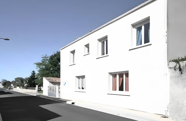 Large Family House by the Sea 2/10 People