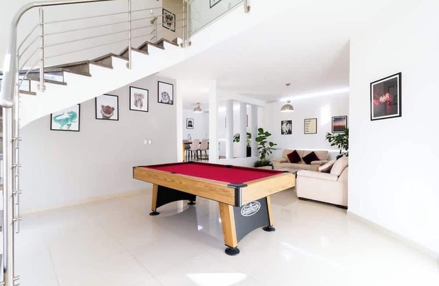 Casa Galerías Summary