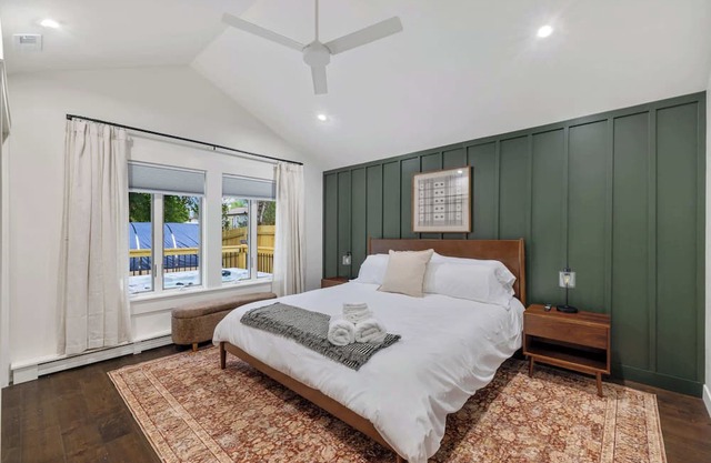 Renovated 7BR - Gym, Hot Tub, Sauna & Cold Plunge!