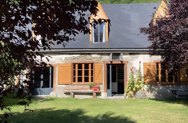Holiday Home 'La Ketzerie À Adervielle' with Mountain View and Private Garden