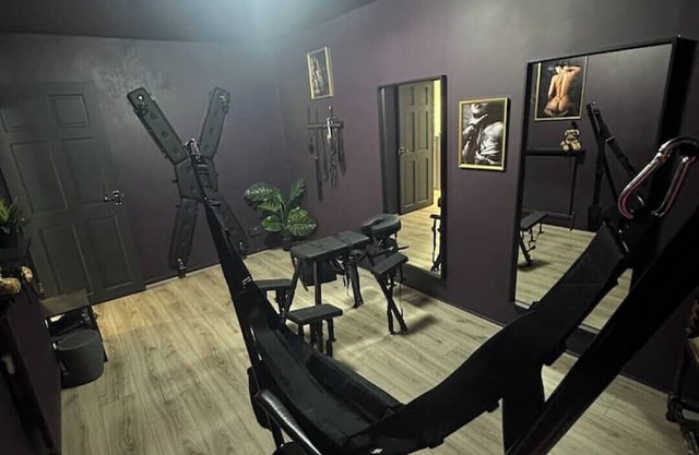 A discreet & elegant play space for couples