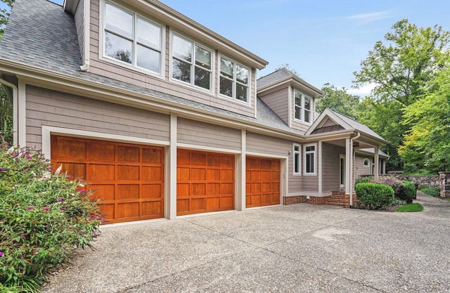 Luxury near UNC - 5 King Suites, Pool, Game Room, Spacious