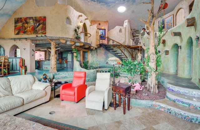 Taos Dome Home w/ Hot Tub, Fireplace + Mntn Views!