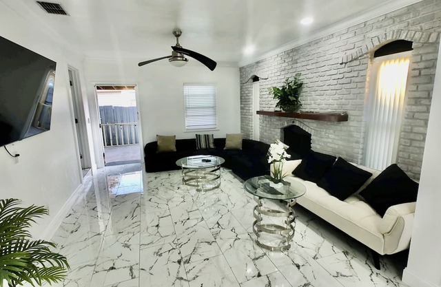 3Bd/2ba House in St. Petersburg nr Parks