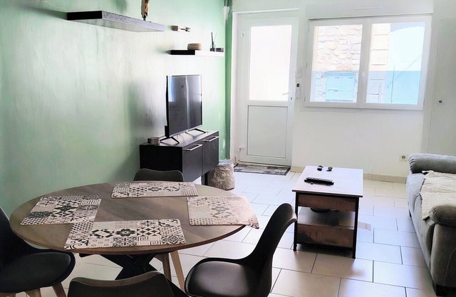 AIMARGUES HOUSE 20 MN FROM THE SEA IDEAL FOR VACATIONS OR BUSINESS TRIPS