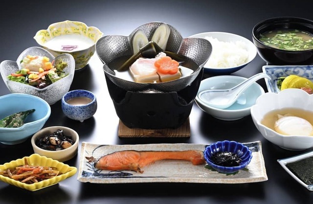 No smokingNakayashiki 10 or 8 tatami mats 2 meals included Kaiseki/Agatsuma Gunma