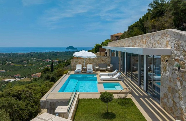 Pietra Cave Suite with private pool