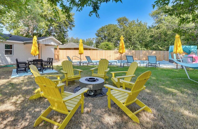 12 Mi to BOK Center: Pet-Friendly Home w/Yard!