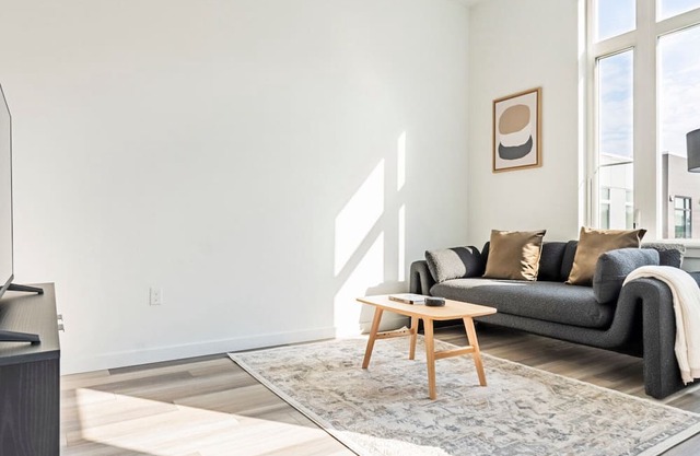 Blueground | Downtown, rooftop, nr Lake Sammamish